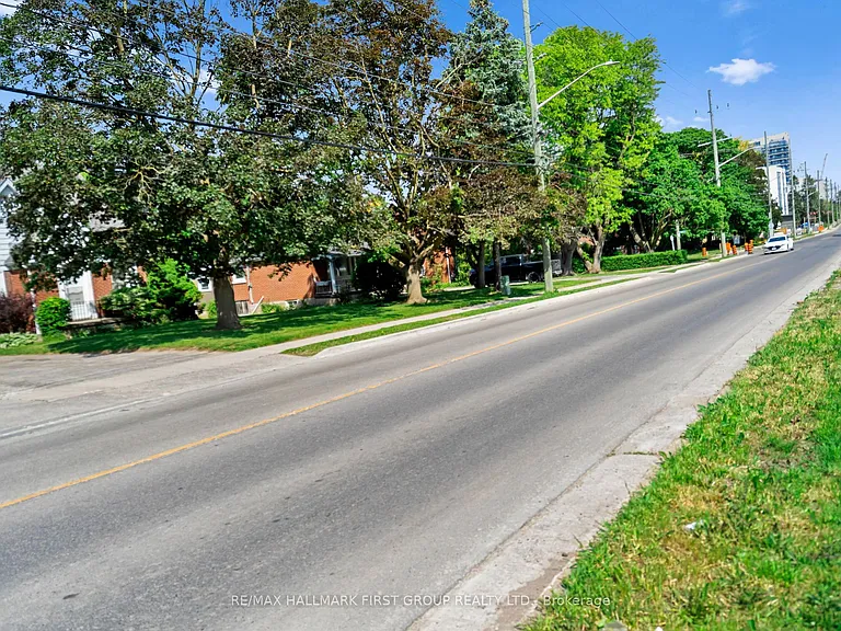 253 Albert St #5 — Photo 32