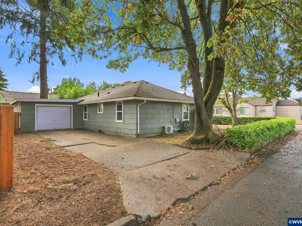 211 Sherman St, Amity, OR 97101