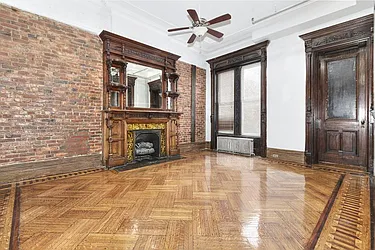 Rented by R New York