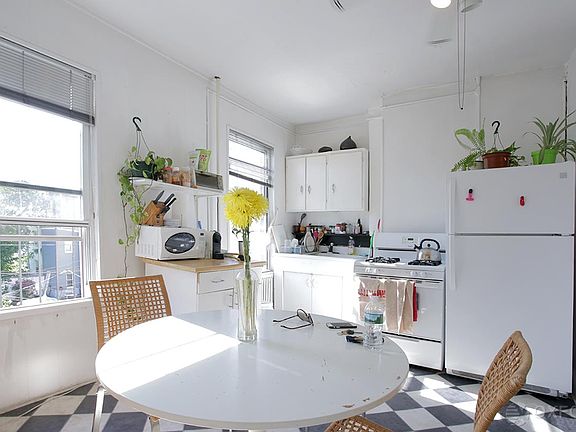 2nd image of 325 Leonard St APT 3