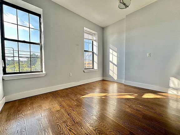 2nd image of 636 Kosciuszko St #3F