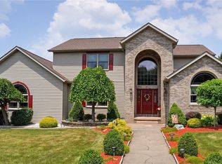 237 W Garwood Dr, Tallmadge, OH