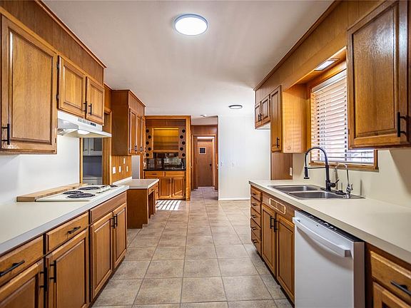 5th image of 401 N Arizona St