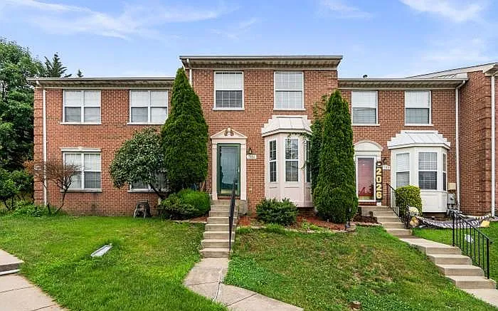 4 bed, 3.5 bath, 1960 sqft, $3,300 — Photo 2