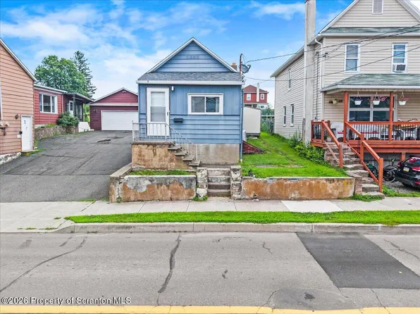 74 W Carey St, Plains, PA 18705