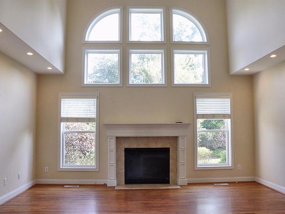 4th image of 101 Cedar Woods Dr