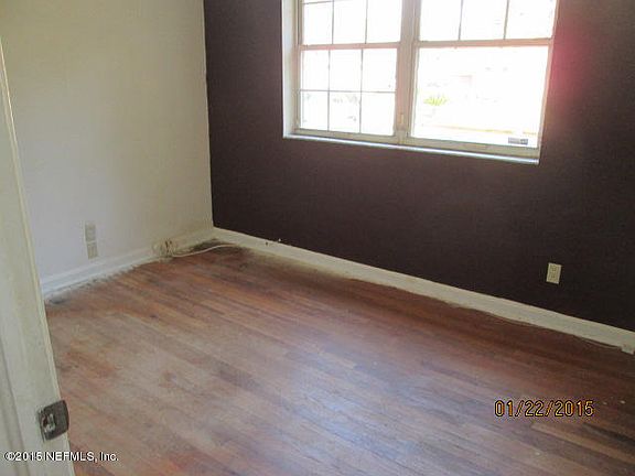 5th image of 1718 Embassy Dr