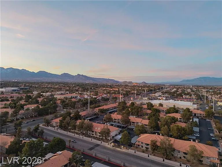 2750 S Durango Dr — Photo 43