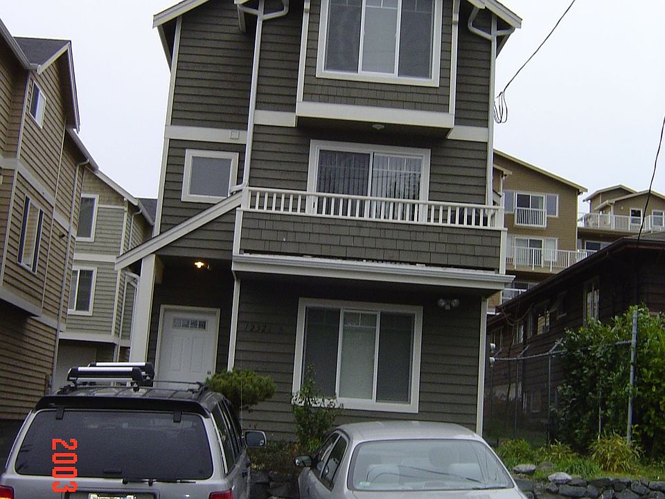 Front view with Parking