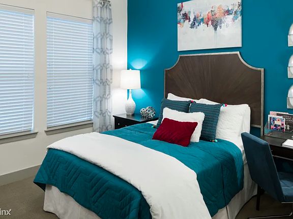 2nd image of 129 Chapel Hill Cir