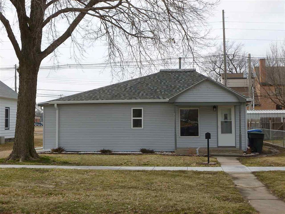 1st image of 1618 A Ave