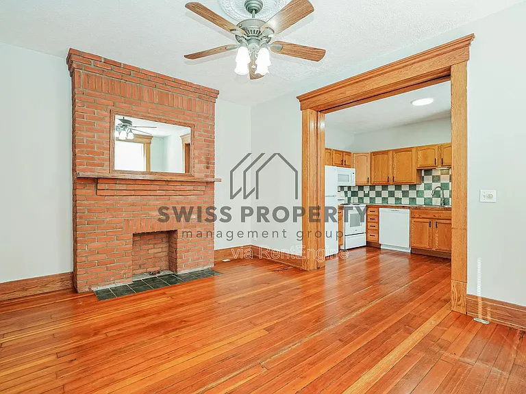 804 E Main St — Photo 8