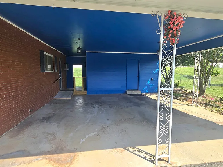 101 Madora Dr — Photo 3