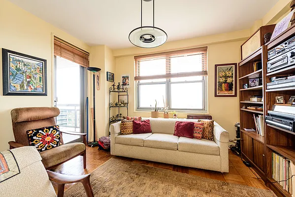 Sold by SBNY RE | media 34