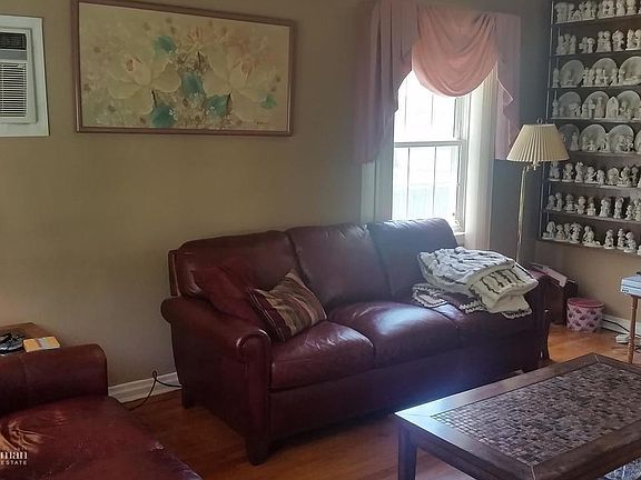 4th image of 8450 246th St