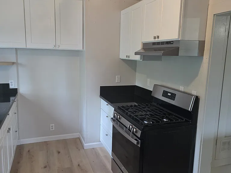 417 French Ave — Photo 15