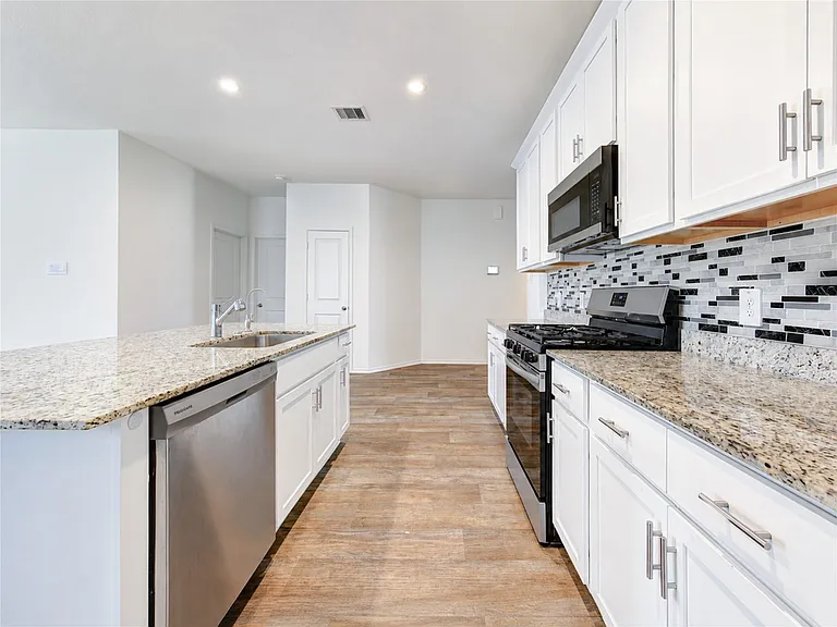 4306 Zeke Estates Ln — Photo 21