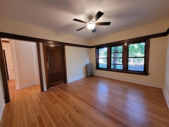 4th image of 4420 N Greenview Ave APT 2E
