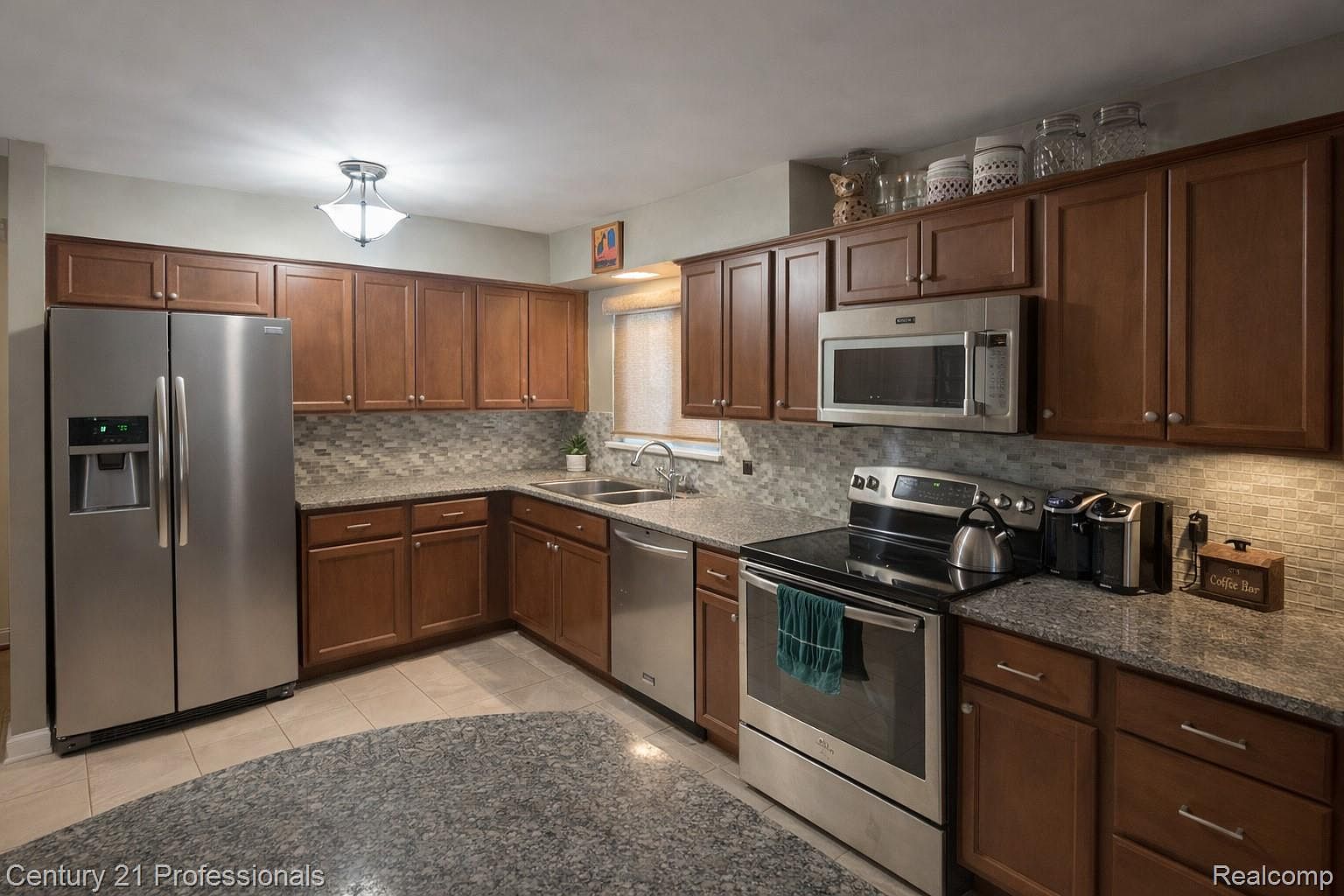 406 Woodlawn Ave, photo 8
