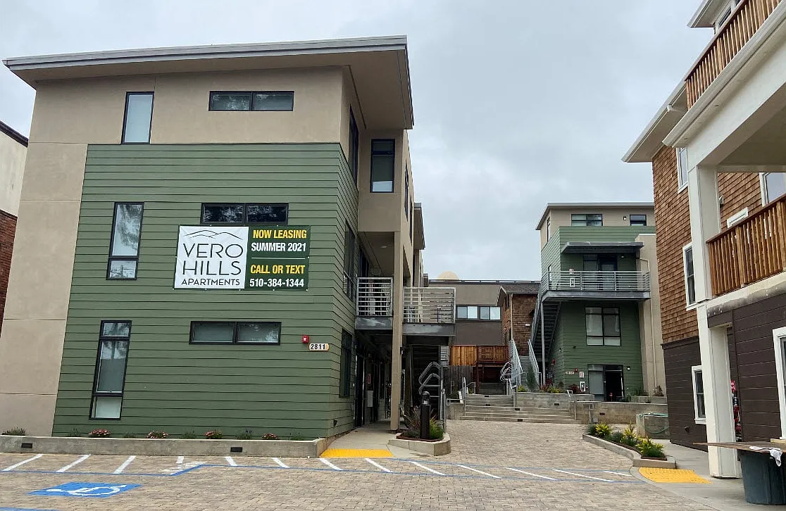 Vero Hills Apartments — Photo 3