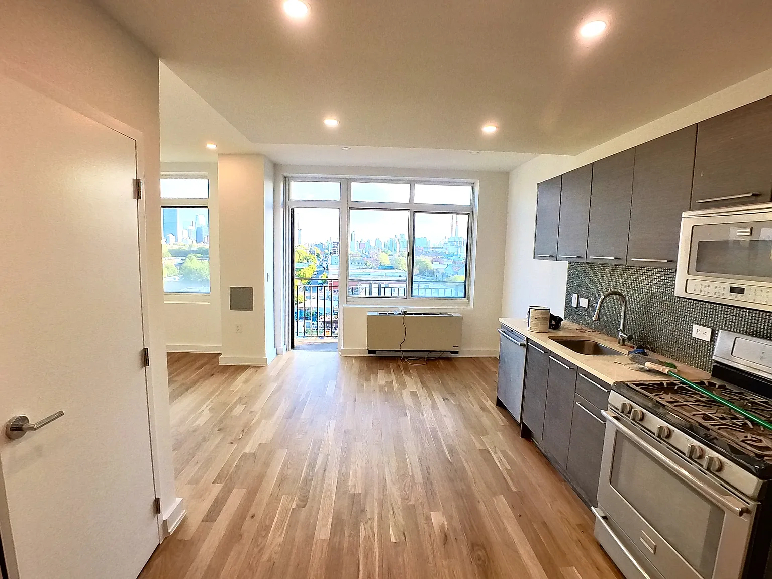 11-15 Broadway — Photo 1