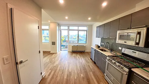 1115 Broadway #8E Photo 1