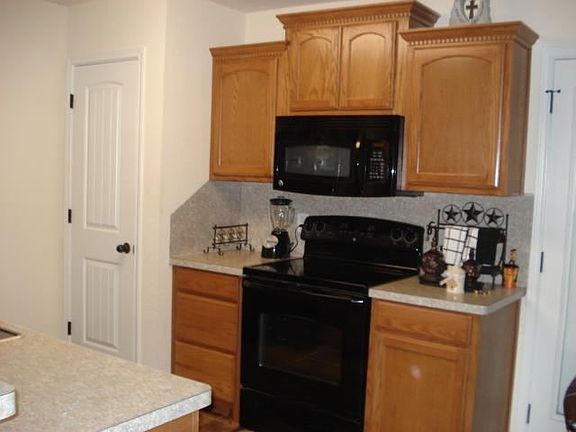 4th image of 2308 Los Arboles Ln