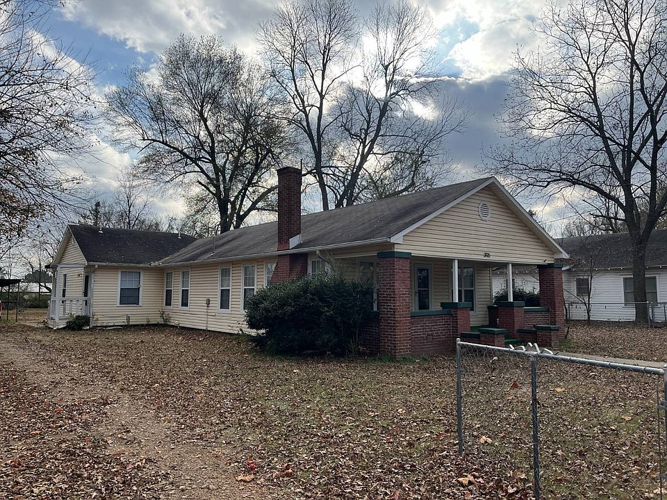 1st image of 305 NW 3rd St
