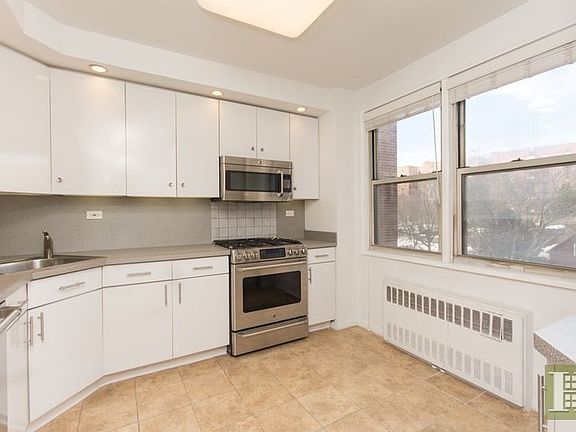 4th image of 3755 Henry Hudson Pkwy APT 6D