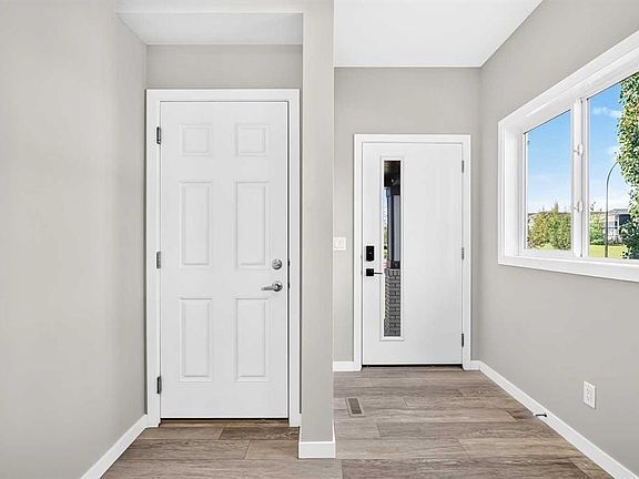 3rd image of 570 W Creekstone Cir SW