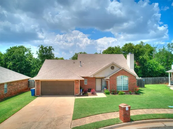 701 Taber Ln, Edmond, OK 73003