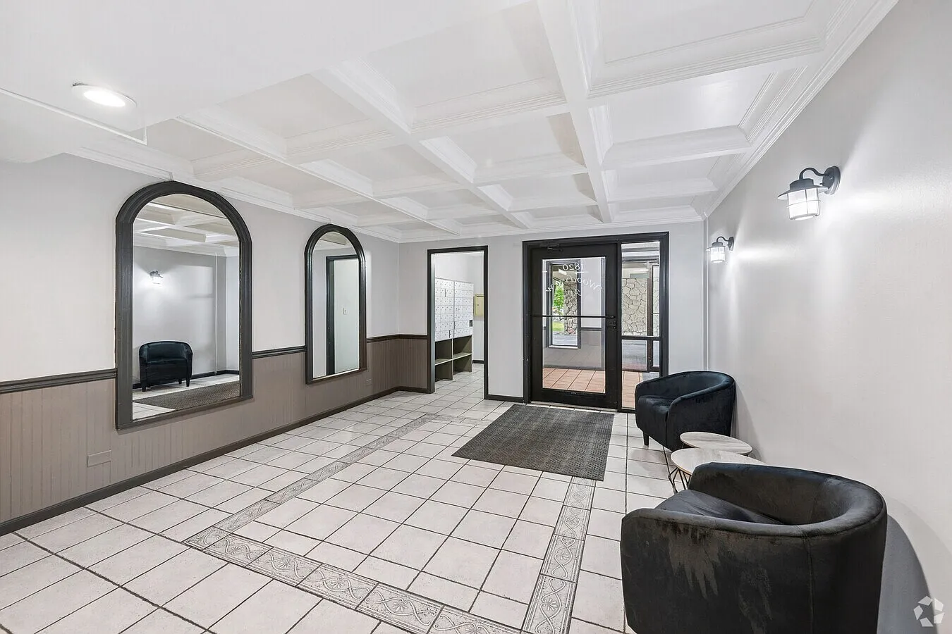 2 bed, 950 sqft, $1,650 — Photo 2