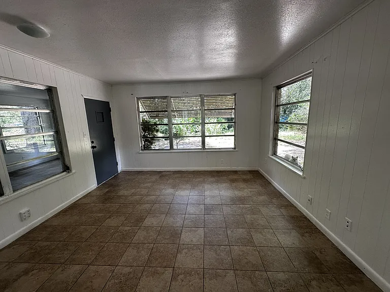 3 Lake Ct — Photo 2