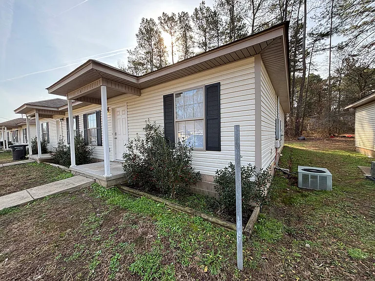 308 Clint Rd #B — Photo 2