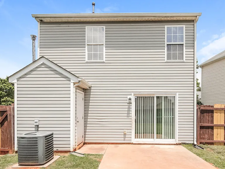 2648 Reid Park Ln — Photo 17
