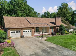 306 Starmount Dr, Statesville, NC 28677