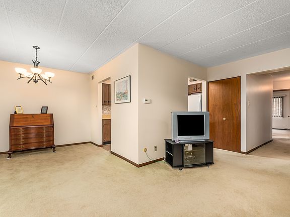 4th image of 9550 Mason Ave APT 3