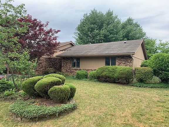 2nd image of 1864 Sweetbriar Ln