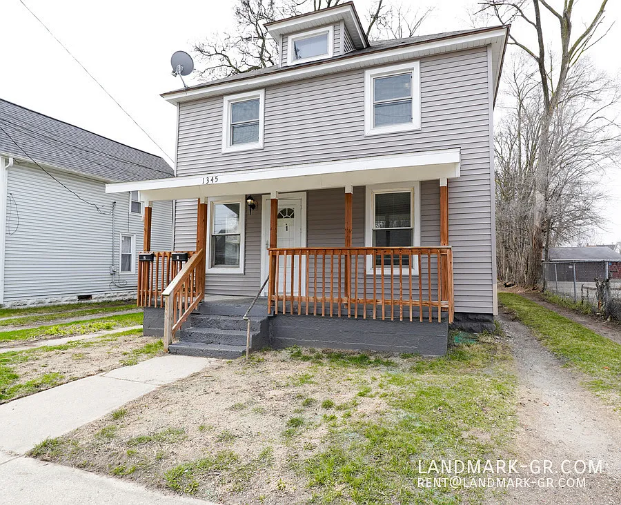 Updated 2 Bed/1Bath — Photo 1