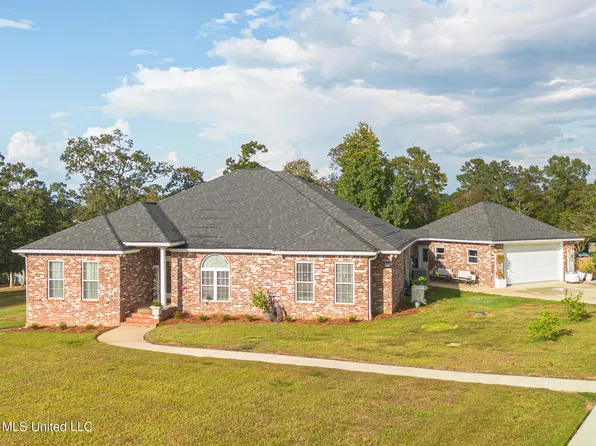 5045 Silver Ridge Dr, Kiln, MS 39556
