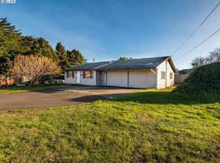 450 Delaware Ave SE, Bandon, OR 97411