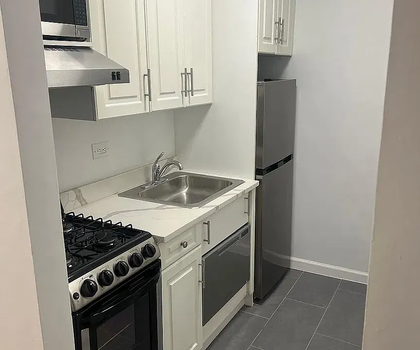 229 E 80th St #4D