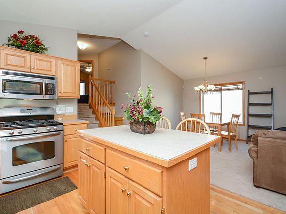 5th image of 1405 84th Ln N