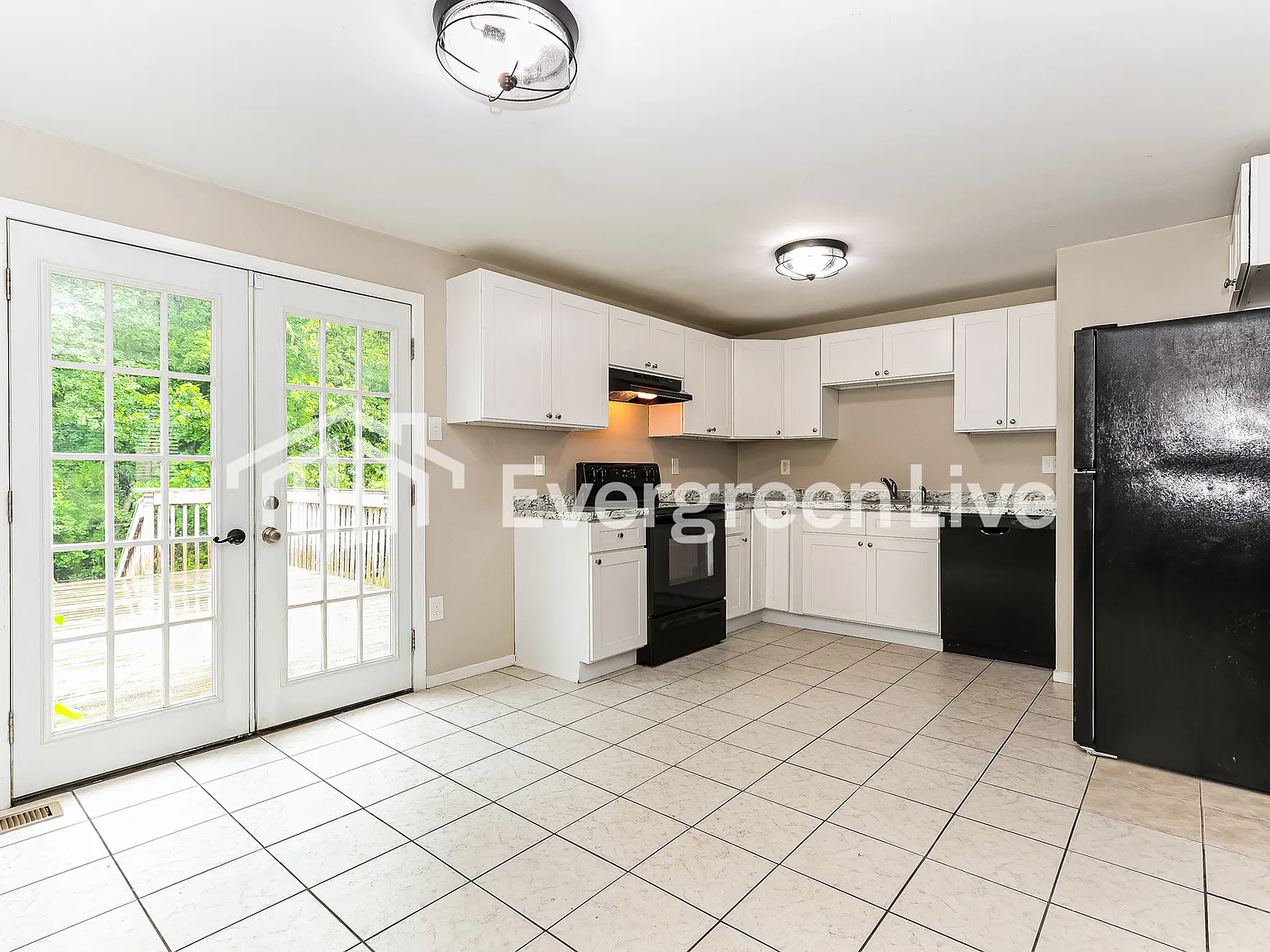 4 bed, 2.0 bath, 1910 sqft, $2,695 — Photo 4
