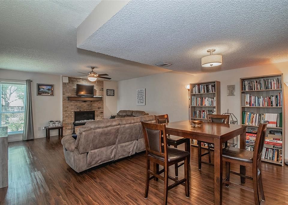 1st image of 804 Shady Glen Ln