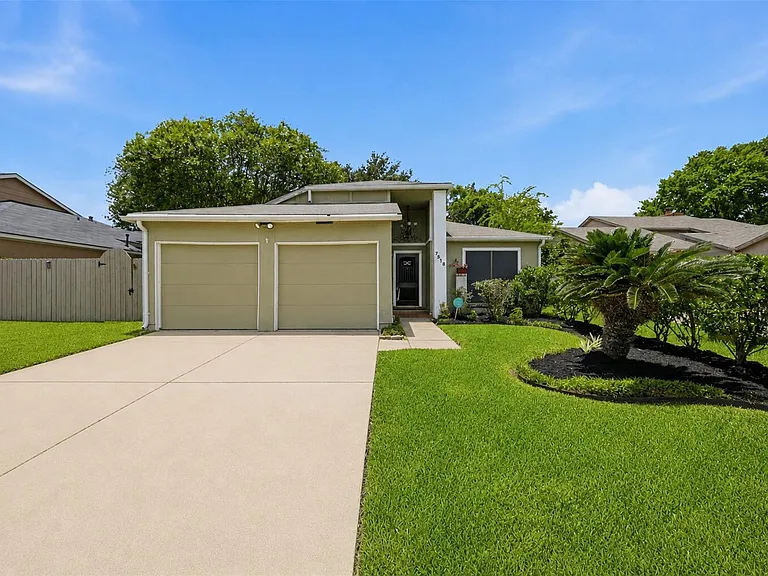 7518 Alcomita Dr — Photo 6