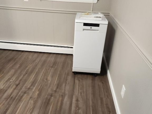 4th image of 915 E Main St APT 2