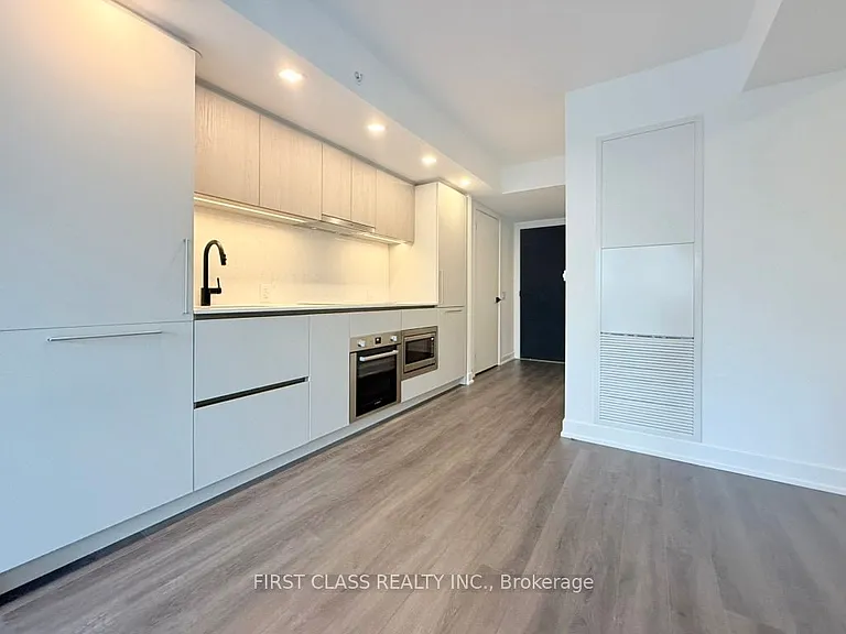 609 Sherbourne St #911 — Photo 5
