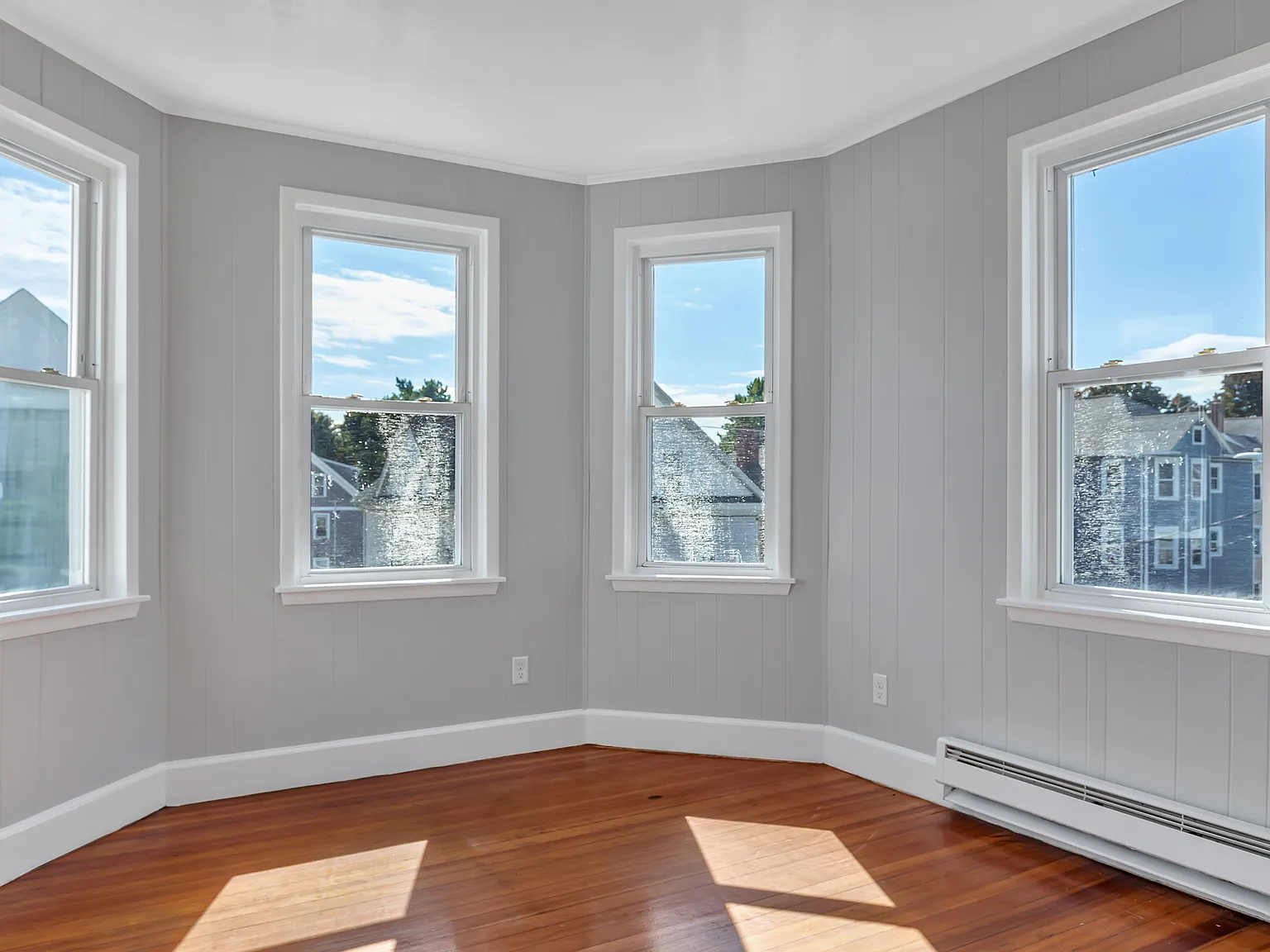 3 bed, 1400 sqft, $2,000 — Photo 2