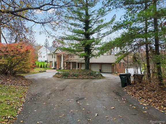 2nd image of 56853 Mount Vernon Rd